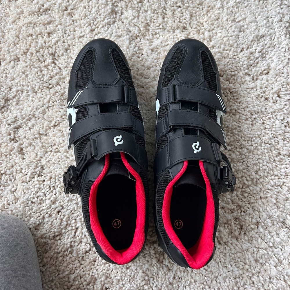 Mens peloton biking shoes.